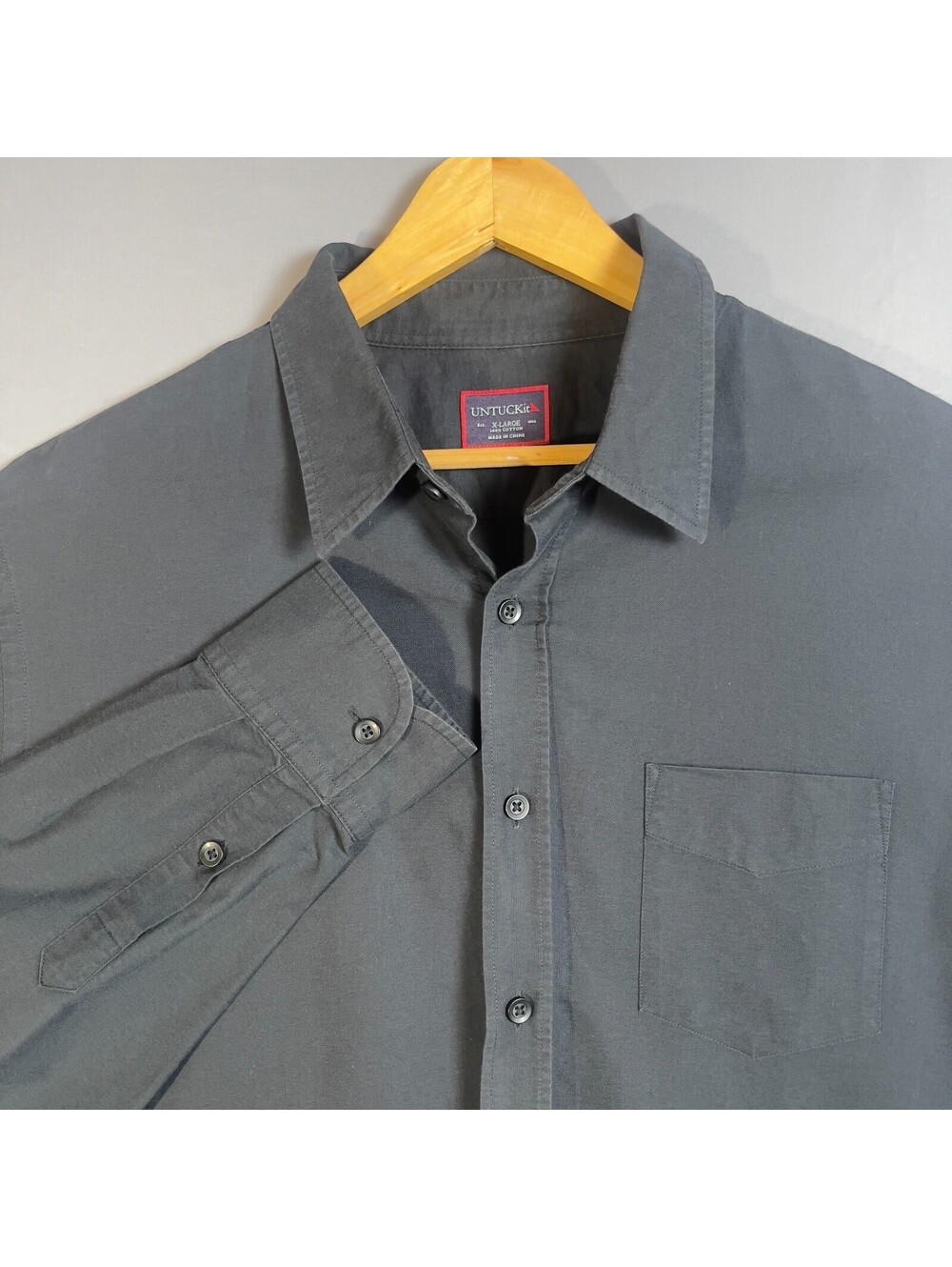 UNTUCKit Men's Long Sleeve Black Button Down Size XL Slim Fit Excellent Cond